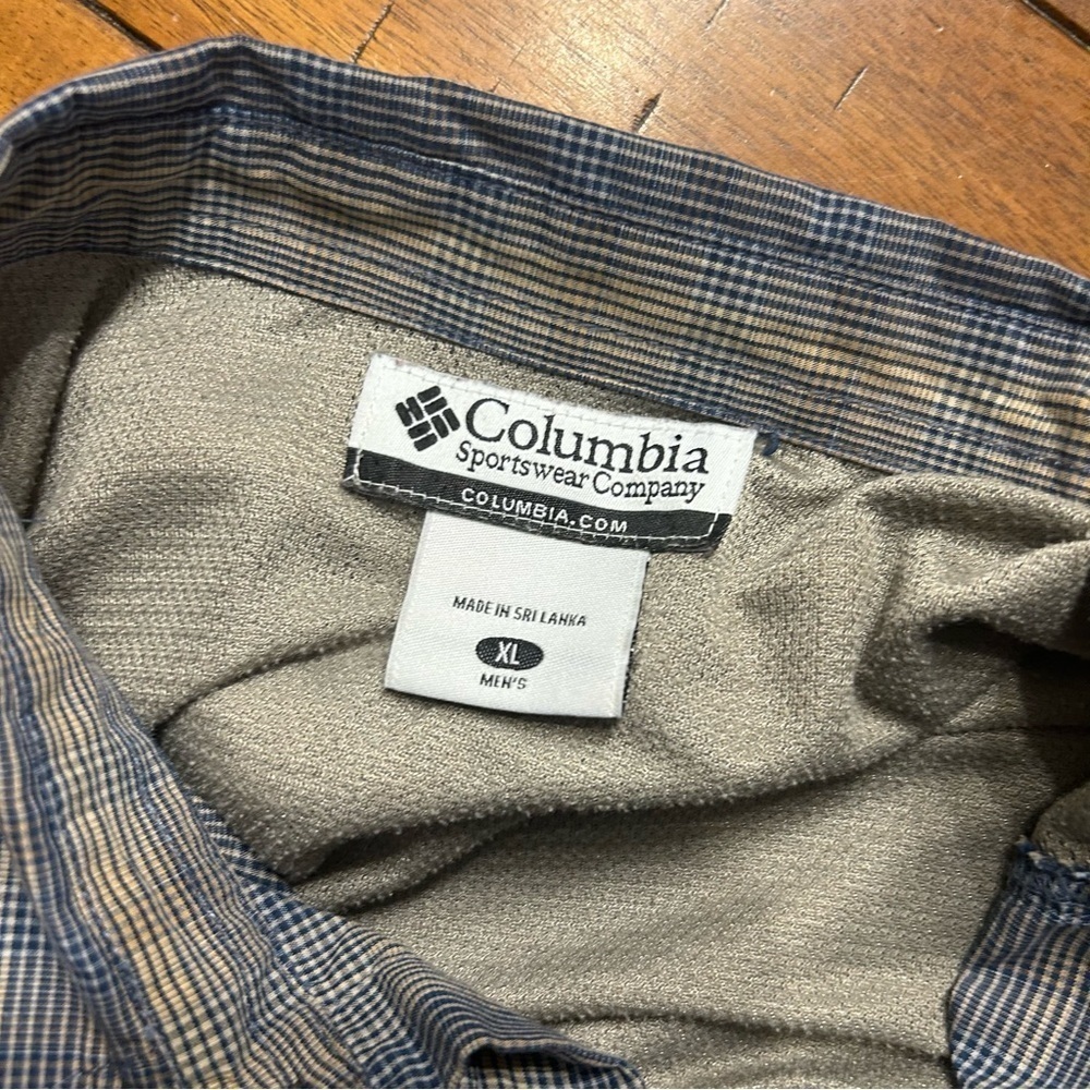 Columbia Men’s Tan and Navy Blue Plaid Button Down Collar Shirt, Size XL - Picture 8 of 9